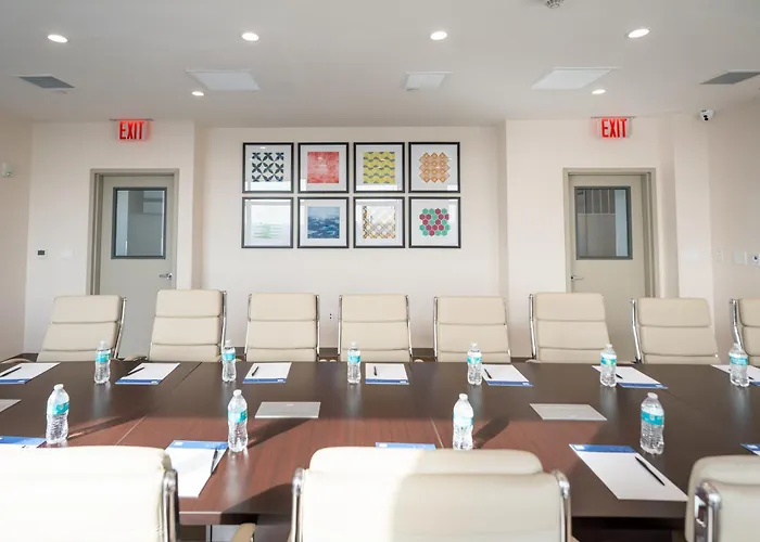 Familienhotel: Holiday Inn Express Long Island City E - New York By Ihg